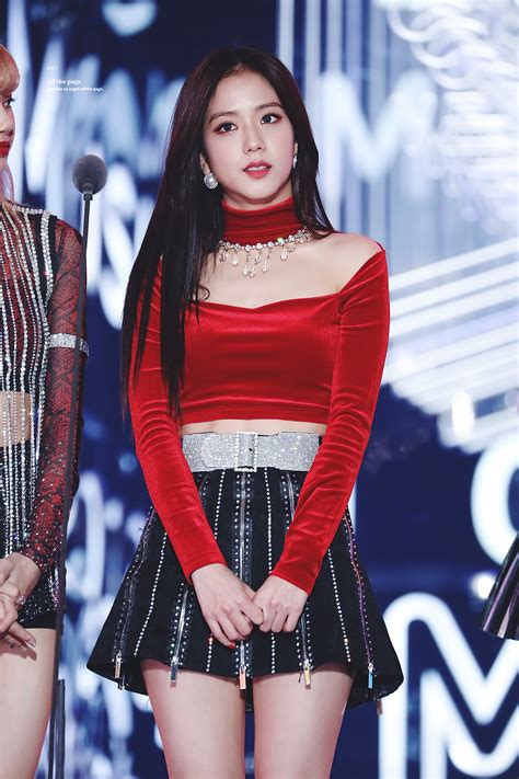 jisoo blackpink outfit.